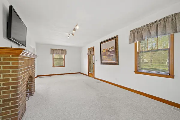 523 W Harrison ST, Belvidere, IL 61008