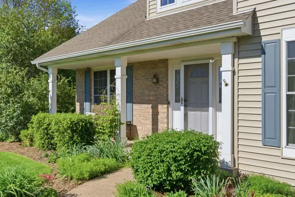 721 Churchill LN, Oswego, IL 60543