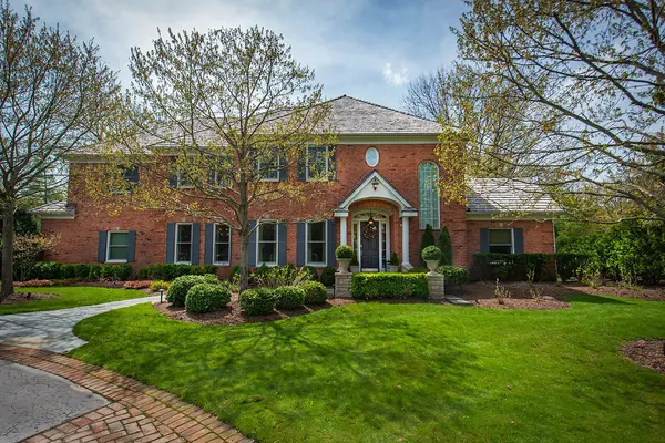 1366 Kimmer CT, Lake Forest, IL 60045