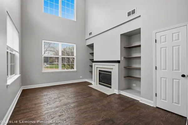 2233 Hillsboro CT, Aurora, IL 60503