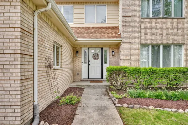 6 W Wend ST, Lemont, IL 60439