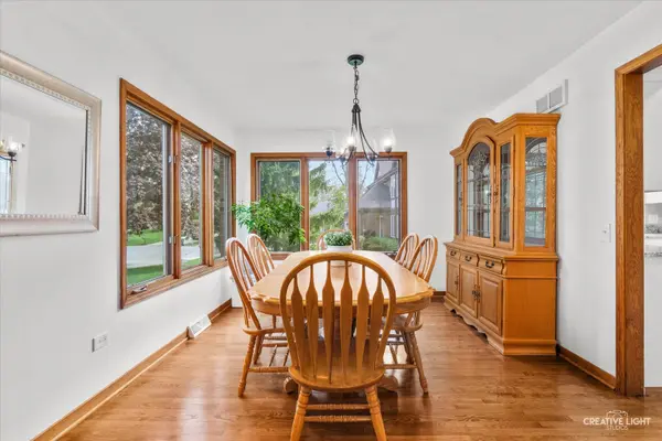 3104 Whispering Oaks LN, Woodridge, IL 60517