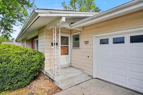 180 W Walnut ST, Argenta, IL 62501