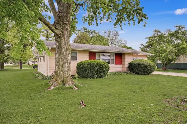 180 W Walnut ST, Argenta, IL 62501