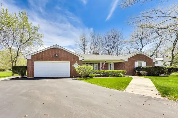 133 Howe TER, Barrington, IL 60010