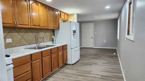 1730 Kingston CIR, Carpentersville, IL 60110