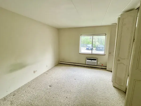 1052 Mill ST #110, Naperville, IL 60540