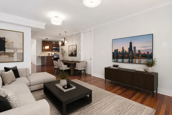 1744 W HENDERSON ST #2, Chicago, IL 60657