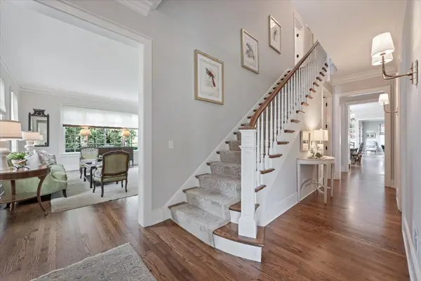 99 Tudor PL, Kenilworth, IL 60043