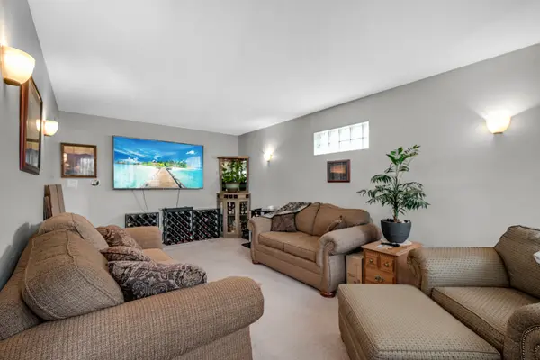 10445 S Avenue E, Chicago, IL 60617