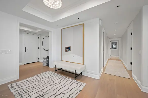 132 E Delaware PL #5102, Chicago, IL 60611