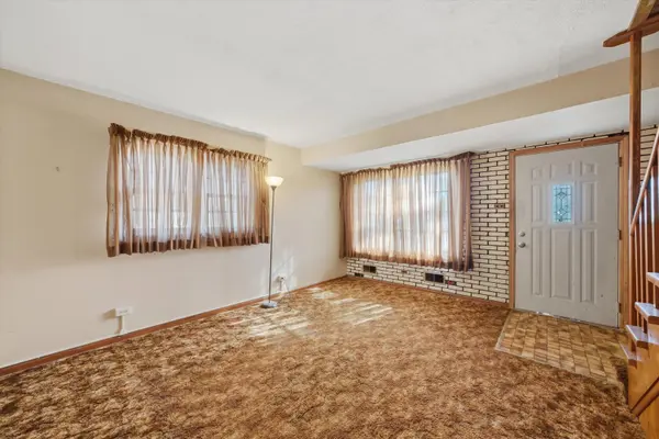 8204 Austin AVE, Burbank, IL 60459