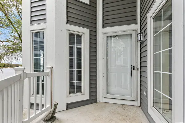 237 Sandy Point LN, Lake Zurich, IL 60047