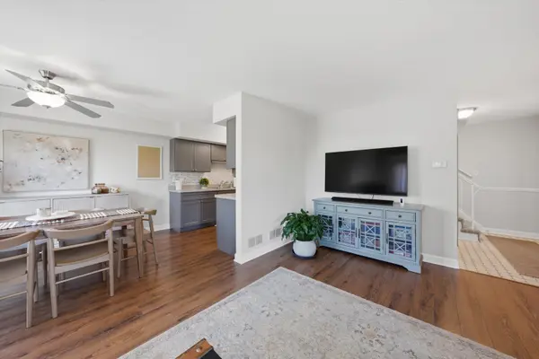 9222 Auburn CT, Orland Park, IL 60462