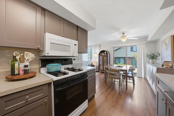9222 Auburn CT, Orland Park, IL 60462