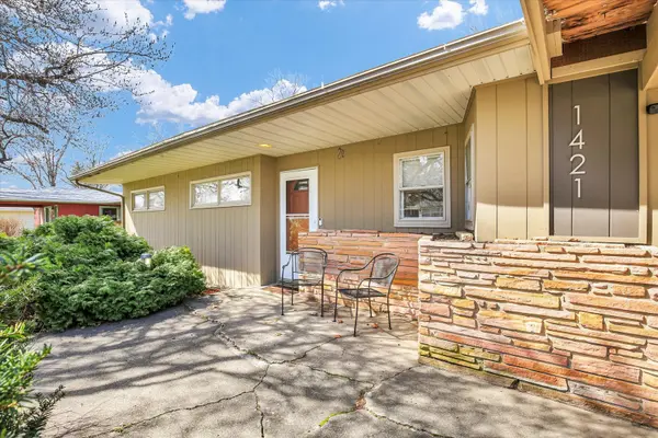 1421 Cambridge DR, Champaign, IL 61821