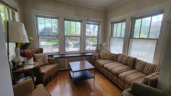 4212 N Mozart ST, Chicago, IL 60618