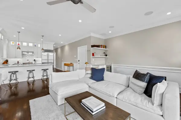 2700 N Wayne AVE #2S, Chicago, IL 60614