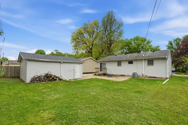 3323 Kimberly Downs RD, Davenport, IA 52807