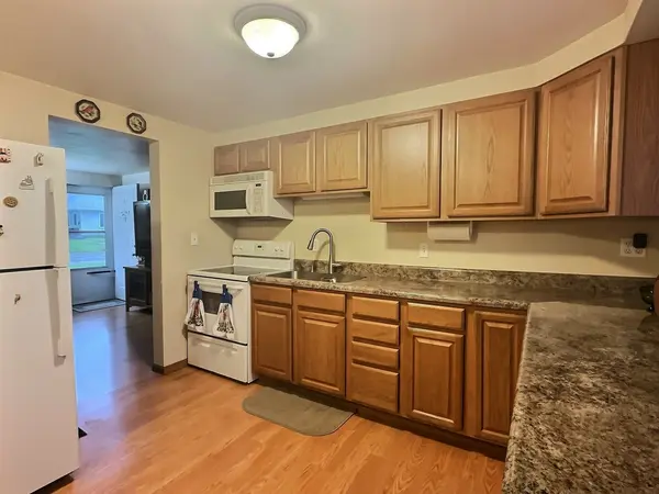 1239 9th AVE, Clinton, IA 52732