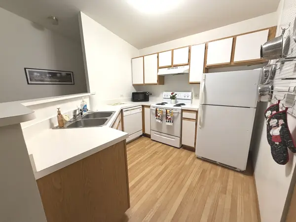 300 Cunat BLVD #3B, Richmond, IL 60071