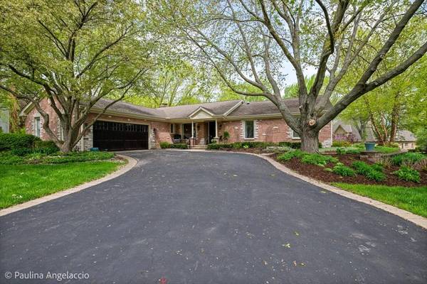 570 Hillside CT, Barrington, IL 60010