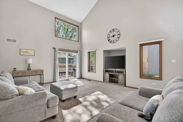 212 Huntington CT, Shorewood, IL 60404