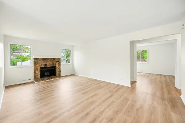 729 Hageman PL, Naperville, IL 60563