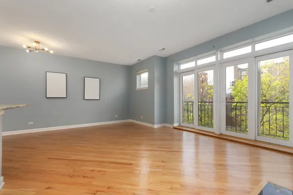 2352 W Bloomingdale AVE #3W, Chicago, IL 60647