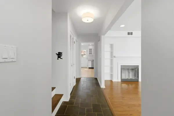 2666 Prairie AVE #B, Evanston, IL 60201