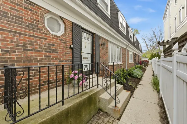2666 Prairie AVE #B, Evanston, IL 60201