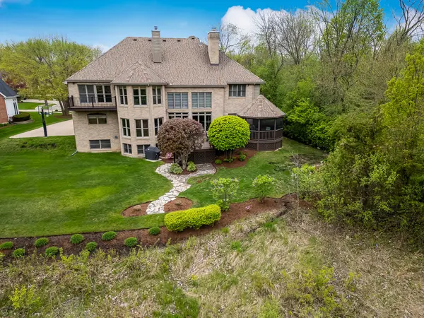 1801 Kelly CT, Darien, IL 60561