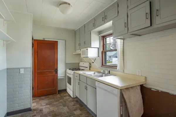 2207 W 51st ST, Davenport, IA 52806