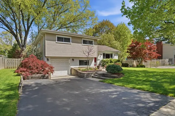 758 7TH AVE, Libertyville, IL 60048