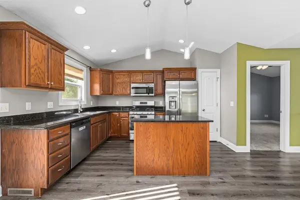 5118 N Division ST, Davenport, IA 52806