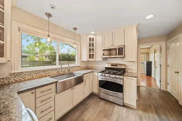 1801 Glenview AVE, Park Ridge, IL 60068