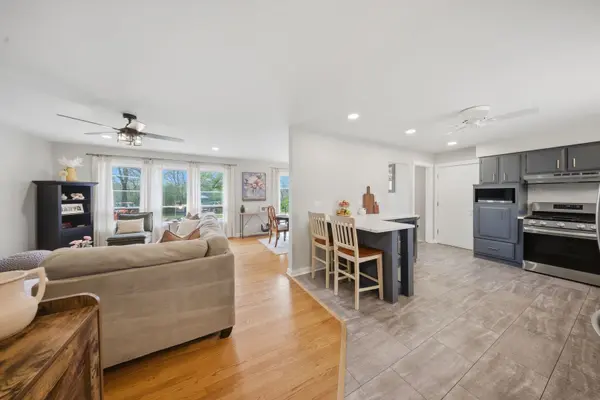 11N980 Almora TER, Elgin, IL 60124