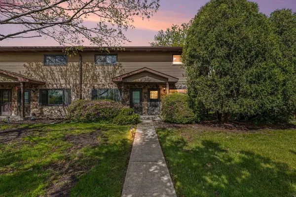 151 S Ruga CT, Addison, IL 60101