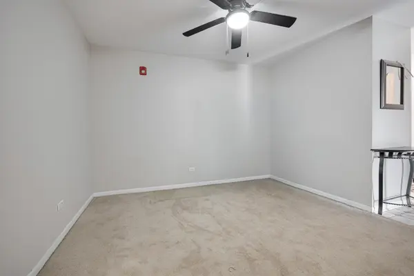2343 Ogden AVE #4, Downers Grove, IL 60515