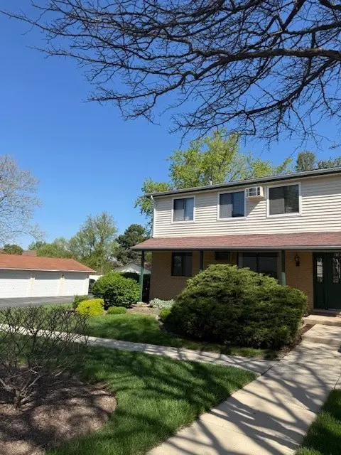8328 Oak Leaf DR #1503, Woodridge, IL 60517