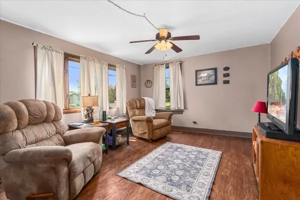 440 E LaSalle ST, Somonauk, IL 60552