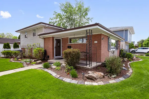 9101 27th ST, Brookfield, IL 60513