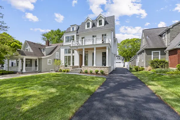 6 S Elm ST, Hinsdale, IL 60521