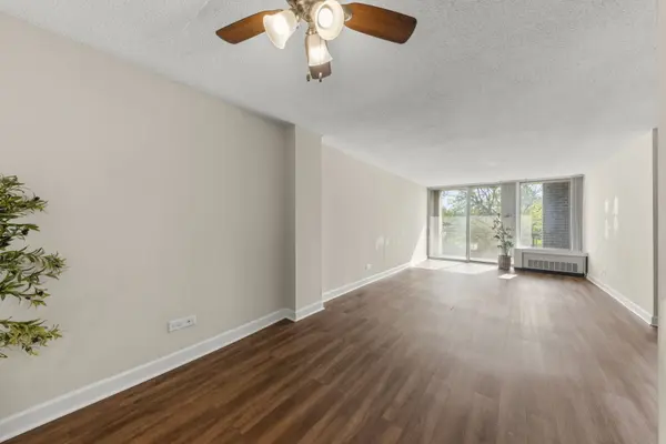1043 S York RD #208, Bensenville, IL 60106