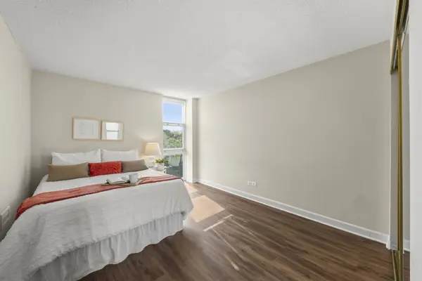 1043 S York RD #208, Bensenville, IL 60106