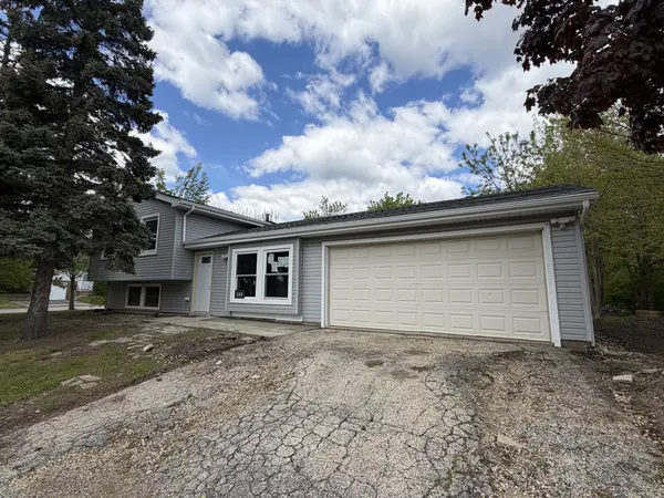 200 Lee LN, Bolingbrook, IL 60440