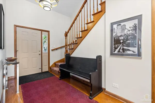 615 Windham LN, Naperville, IL 60563