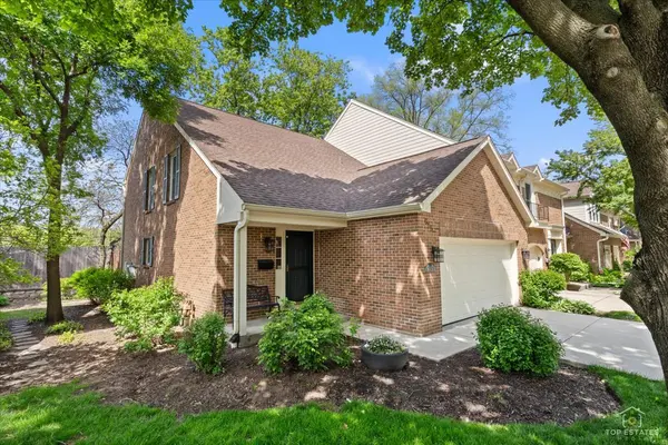 615 Windham LN, Naperville, IL 60563