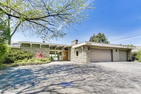 2100 Valley Lo LN, Glenview, IL 60025