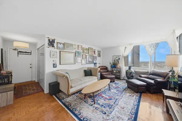 6325 N Sheridan RD #1808, Chicago, IL 60660